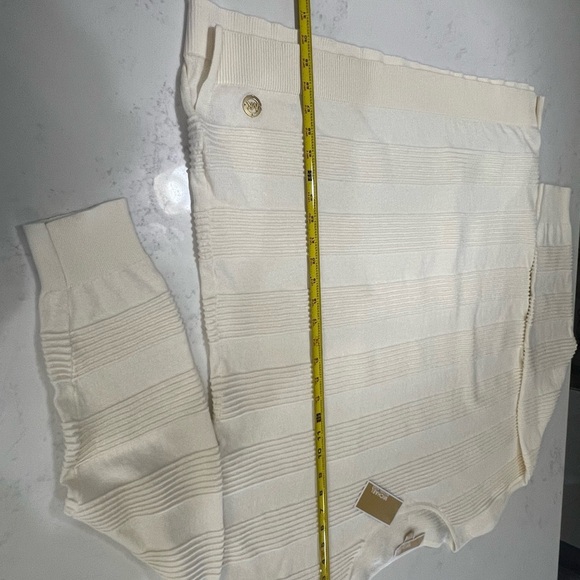 Michael Kors Cream Sweater - Picture 13 of 13